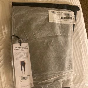 NWT Alo 7/8 High-Waist Airlift Legging